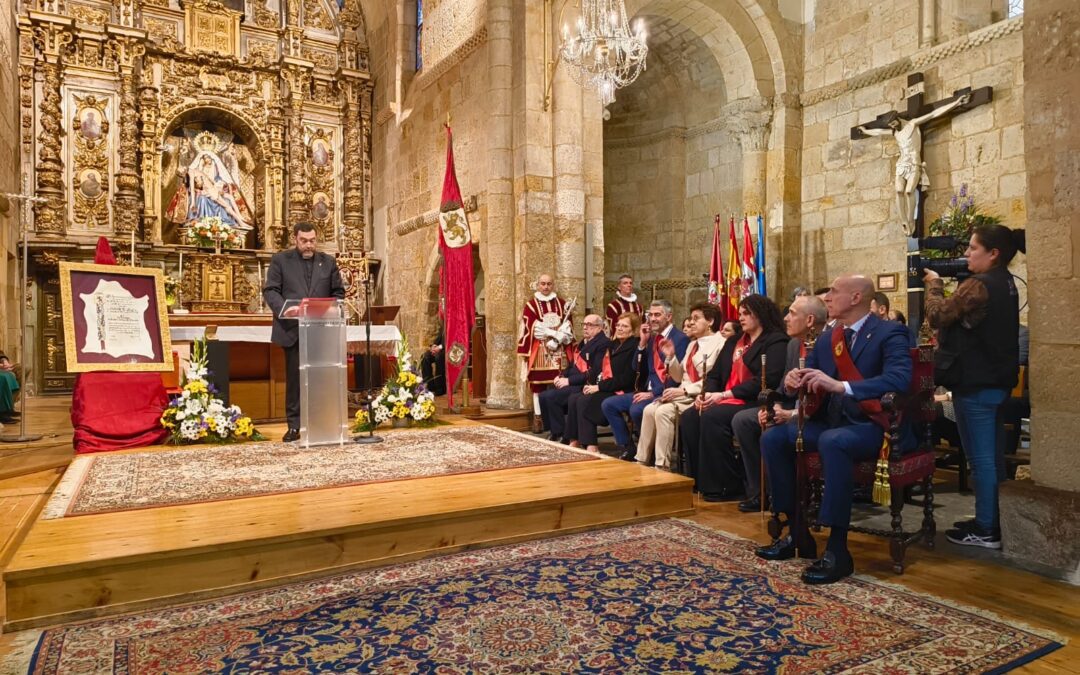 Entrega de la Medalla de Oro a la Parroquia del Mercado.