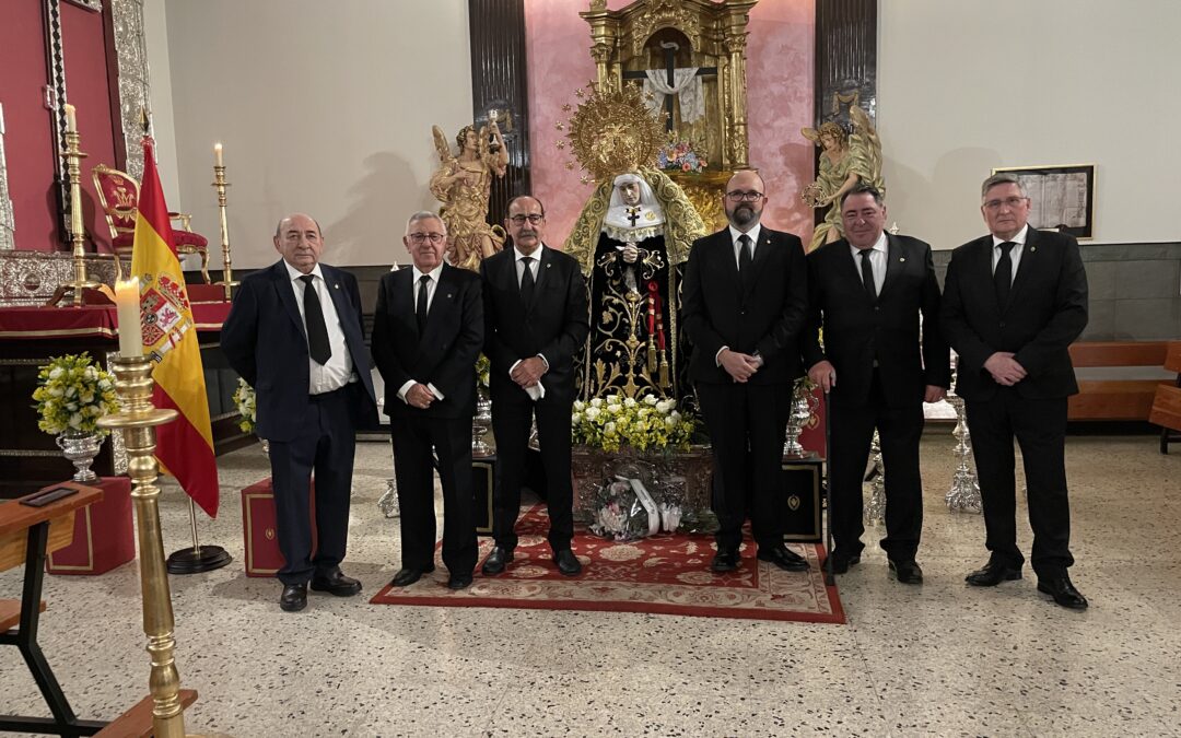 Los Abades Honorarios en el Solemne Besamanos a Ntra. Sra. de la Soledad.