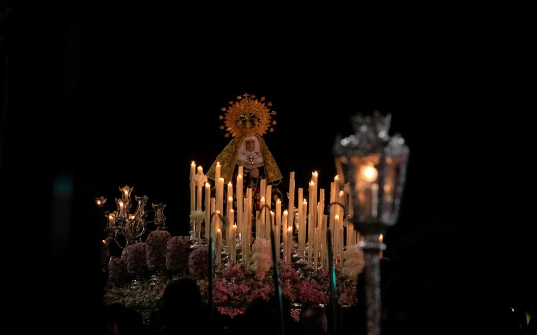 Inmaculada Concepción: Faro de Gracia y Pureza
