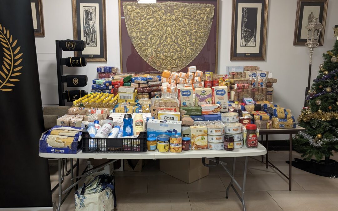 Entrega de alimentos Bolsa de Caridad